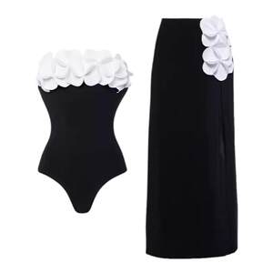 
Original high-end sense simple three-dimensional flowers black and white niche vacation hot spring one-piece women's swimsuit bikini