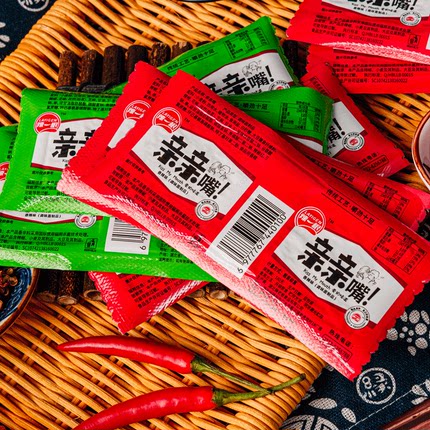 亲亲嘴辣条香辣味休闲网红零食馋嘴宿舍面筋食品童年儿时经典小吃