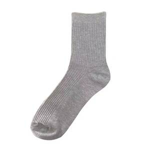 Autumn and winter solid color thickened men's pure cotton socks gift box Simple business middle tube men's socks all cotton odor