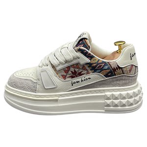 
White shoes for men 2026 spring new trendy brand men's shoes high-end handsome embroidered sneakers thick-soled sports casual shoes