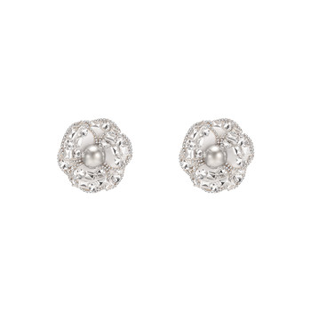 Permisan and expensiveness ~ Xiaoxiangfeng Mountain Camellia brooch
