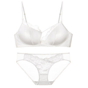 
Bao Shiyan French Satin Lace Sexy Underwear Set Small Breast Thin Bra