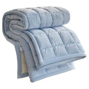 
Class A three-dimensional embossed milk velvet mattress home bedroom 180x200 bedding bottom 1.5 meters blanket cushion bedding