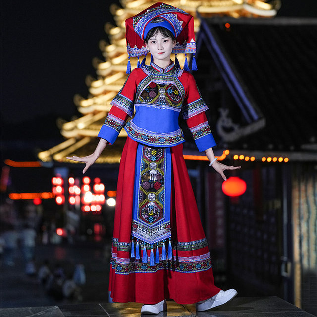 Guangxi Zhuang ສັນ​ຊາດ​ທີ 3 ເດືອນ​ມີ​ນາ Costumes ການ​ປະ​ຕິ​ບັດ​ຍິງ Costumes ການ​ປະ​ຕິ​ບັດ​ຂອງ​ຊົນ​ເຜົ່າ​ສ່ວນ​ຫນ້ອຍ Costumes Tujia Festival Dance Costumes