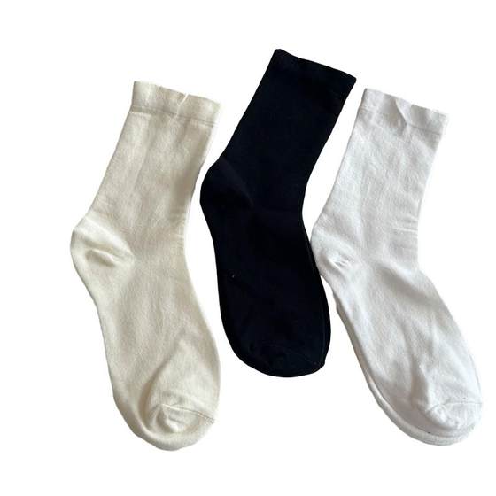 
White socks for women in spring and autumn pure cotton autumn and winter confinement mid-tube socks ins trendy solid color Japanese stacked socks boneless socks