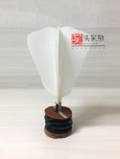 Китайский воланчик 头层牛皮毽子(白色彩色) 满百包邮送毽桶【南派花毽】比赛健身