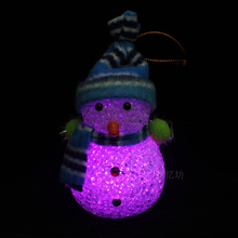 Шляпа, шарф, хрустальный снеговик, красочный ночной фонарь, цветной снеговик, рождественская креативная вспышка.