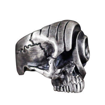 Dark texture skull ornament brass couple ring
