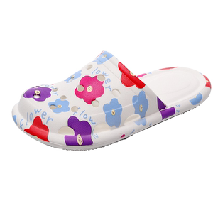 
Baotou hole shoes internet celebrity sandals for women wearing fashionable thick-soled beach anti-slip indoor home nurse semi-drag