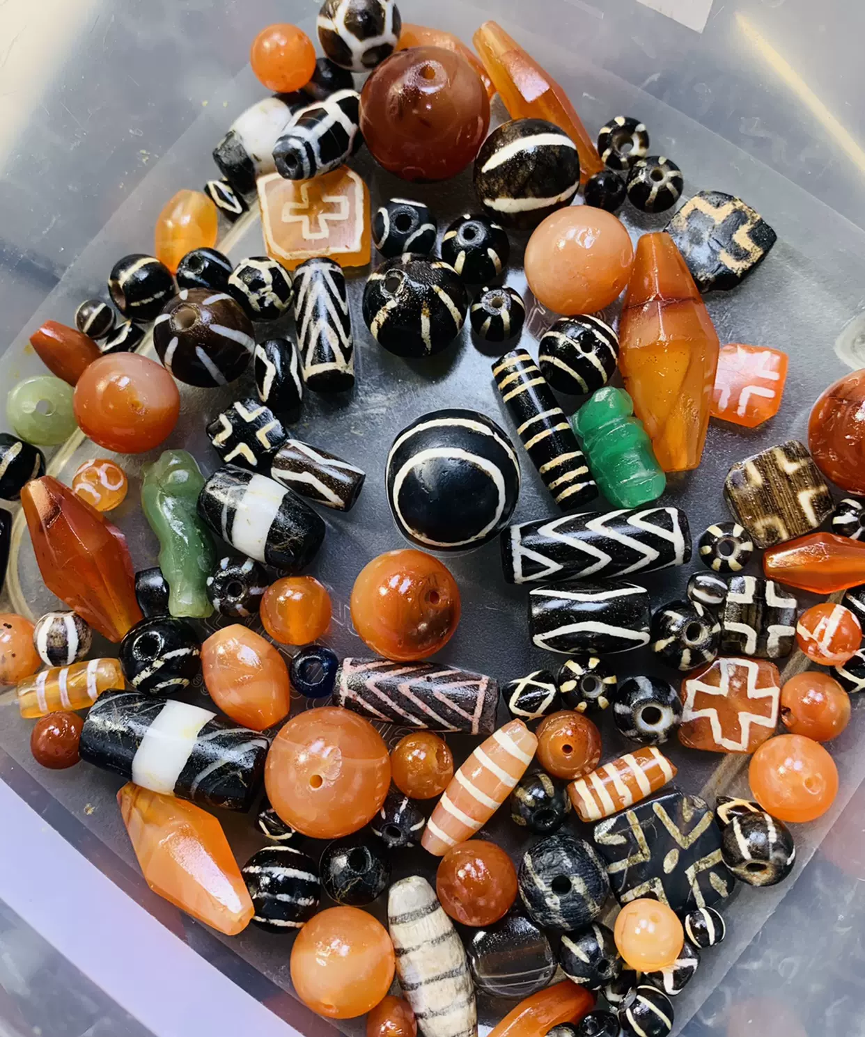 密宗古寺廟結縁 古瑪瑙製 多眼天珠 風水開運 古仏珠 根付 密宗古寺廟結縁 古瑪瑙製 黑白紋 至純天珠 風水開運 古仏