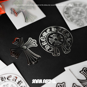 
Crow Heart Metal Sticker Personalized Creative High-end Feeling Mobile Phone Tablet Laptop Guitar Decoration Car Sticker