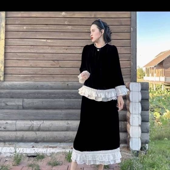 
Fashionable age-reducing women's clothing 2025 autumn and winter new light luxury style ruffled splicing fashion ladies boutique suit skirt