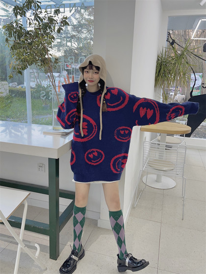 South Korea ’s autumn and winter loving smiley face loose kravis, sweater wearing college style niche thick knitted outer jacket
