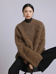 
Seven colors available 78% alpaca long fur silhouette round neck sweater loose top thickened autumn and winter