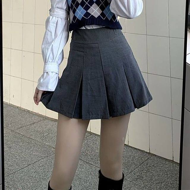 
Short skirt and women's 2025 Spring and Autumn New High Waist Small A-line Skirt Temperament Sweet and Versatile Pleated Skirt