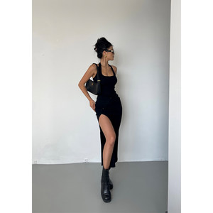 Iya U-neck halter neck suspender sleeveless dress for women's autumn new high-waist slim design niche slit skirt