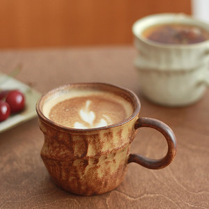 
Walnut Market Japanese retro wasabi coffee cup irregular handmade stoneware cup latte flower afternoon tea cup