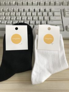 
Recommended wall cracks for the second uncle, basic medium socks, black and white, women's socks