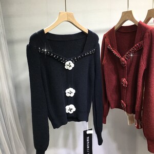 
European heavy industry beaded sweater for women thickened socialite small fragrance style short top autumn and winter sweater to make you look slim square collar