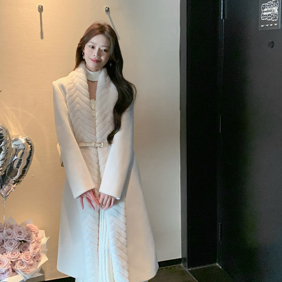 
ByYou Winter Large Wool Cashmere White Wool Jacket Women's Mid-length Thickened Wool Coat Belt