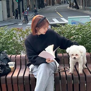 
Xiaomojia Gentle and restrained wool casual thick-knit round-neck sweater, lazy pullover top for little people