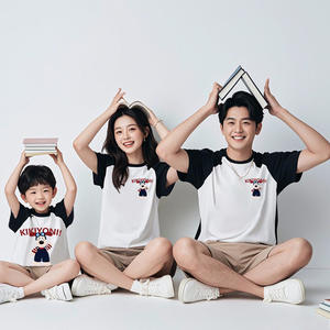 
Parent-child clothing for a family of three short-sleeved T-shirts 2026 summer clothing for babies 100 days old mother and child travel clothing for taking photos