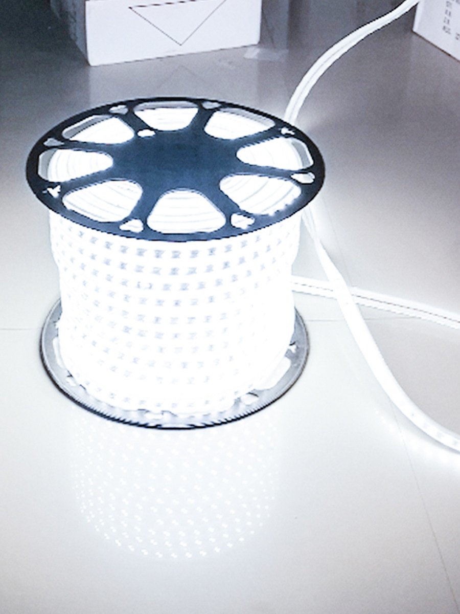 24V LED Patch Light - Helles Weiß von Nine-post Lighting