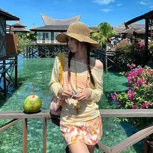 
Dopamine Candy Color Striped Split Swimsuit Women's Resort Style Bikini Three-piece Set Conservative Slim Spa Swimwear