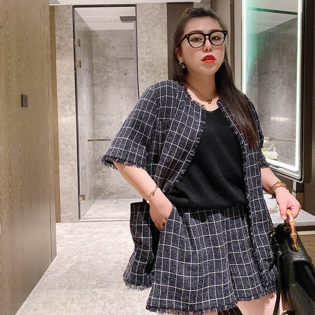 vogana Cannes home large size original retro plaid mid-sleeved suit shorts fat girl slimming suit two-piece set
