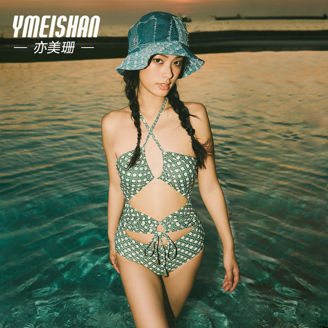 Yi Meishan adult swimsuit women's 2025 new popular one-piece triangle internet celebrity ins sexy pure desire to look slim hot spring
