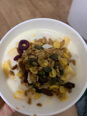 麦片吃出新高度,深受轻食主义者的追捧(图1) 麦片吃出新高度,深受轻食主义者的追捧(图1)