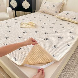 Winter Carved Pattern Thickened Bed Sheet Milk Velvet Warm Bed Protector Student Dormitory Single Coral Fleece Soft Mattress Pad