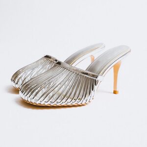 
European and American foreign trade hollow cross-border fashion sandals thin strap mule shoes stiletto outer wear catwalk high heel slippers women's half drag