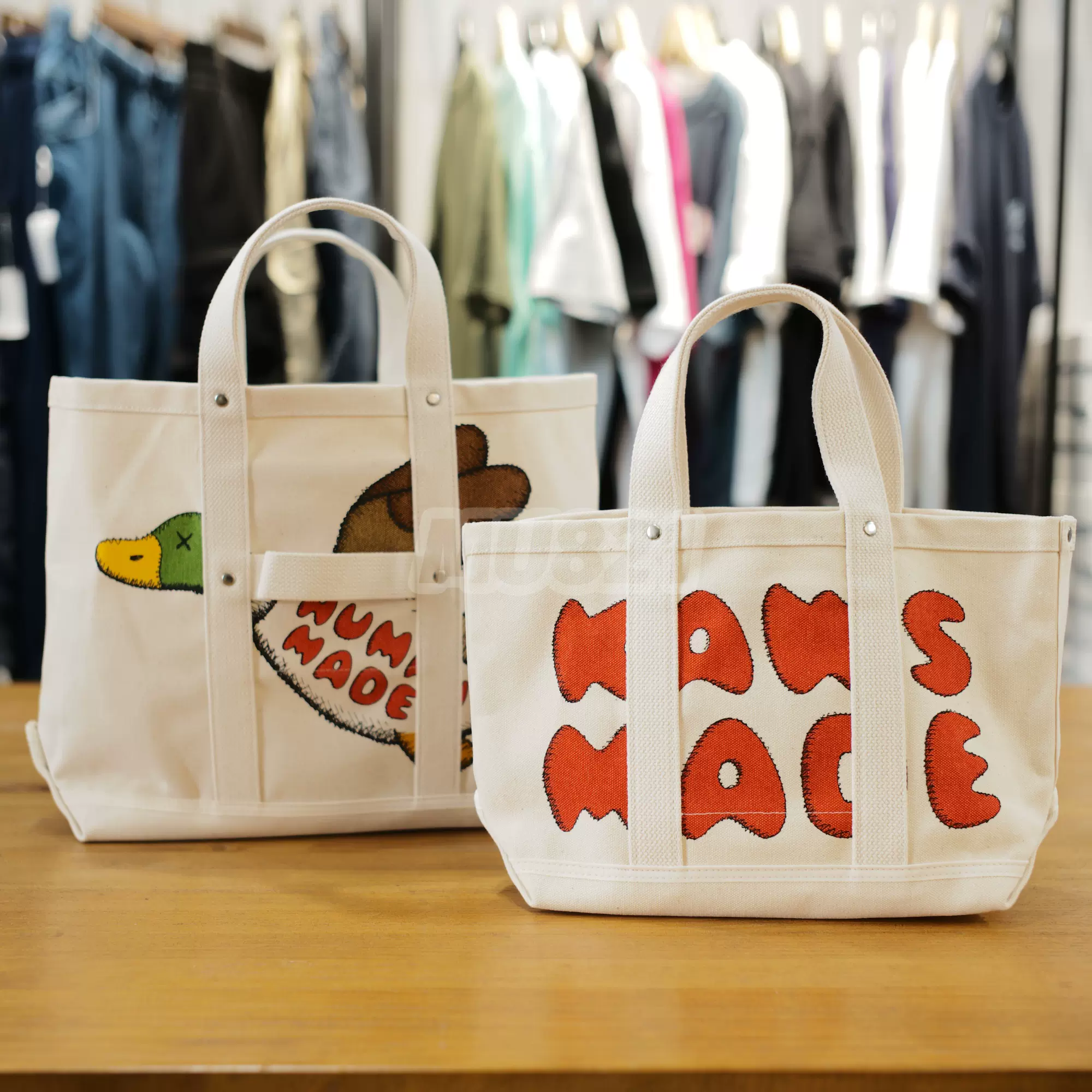 MU821特價 HUMAN MADE KAWS TOTE BAG聯名鴨子愛心字母託特包拎包-Taobao