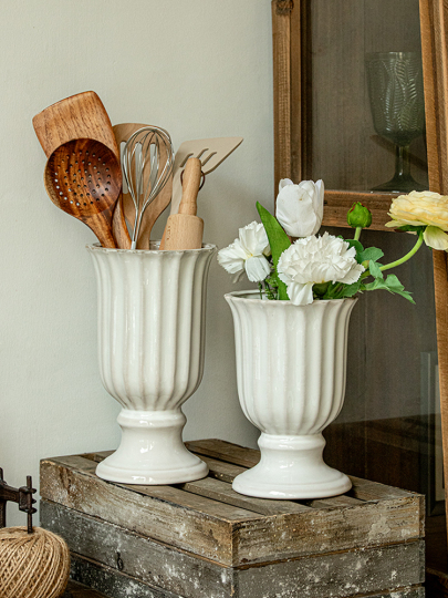 ロココ様式のセラミック花瓶 - フランス風フラワーアレンジメント