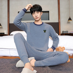 Teenagers with plush velvet thickened thermal underwear for men's suits for cold-proof winter round neck warm clothing for men
