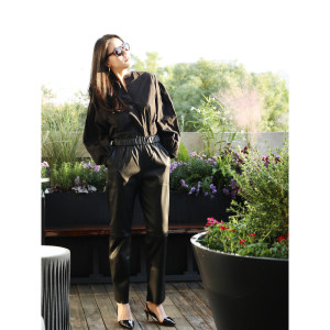 TANG TOWN's self-made one-second leg trimming allows everyone to wear straight thin bamboo legs ~ high-end stretch sheepskin leather pants