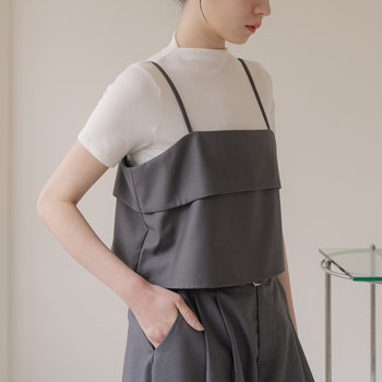 
Letty short spaghetti shoulder suit blouse vest