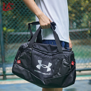 
Under Armour UA men's and women's fitness training bag large capacity sports basketball football carry bag crossbody bag 1369222