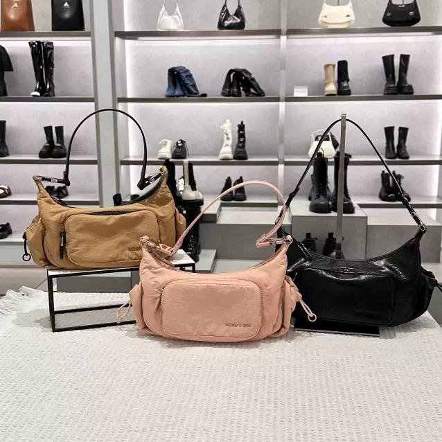 CHARLES&KEITH23冬新款CK2-20782270尼龙拉链口袋腋下包机车包女-Taobao