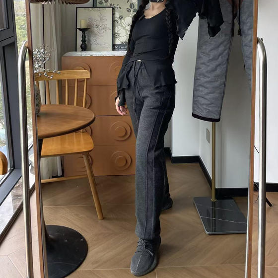 
Down pants, warm woolen wool, Samsung safety velvet, full goose down straight pants, modify the leg shape, make the legs look taller and slimmer