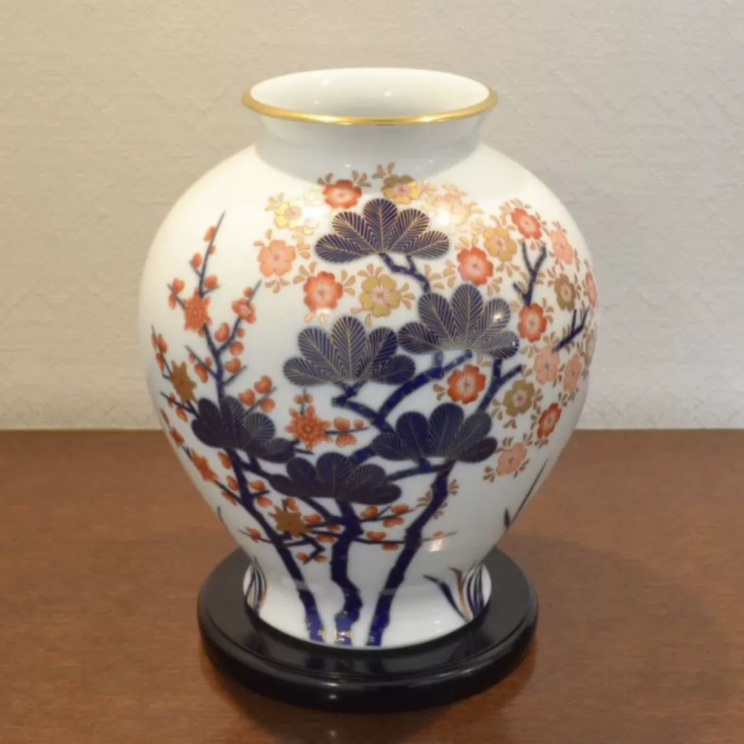 日本进口花瓶香兰社花瓶古伊万里风格金彩松纹瓷芸工坊特价-Taobao