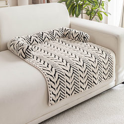 Pet Sofa Cushion, Anti-Scratch Plush Cat and Dog Sofa Cushion, Can Be Used for Lying down and Sleeping, Pet Bed, All-Season Sleeping Pad