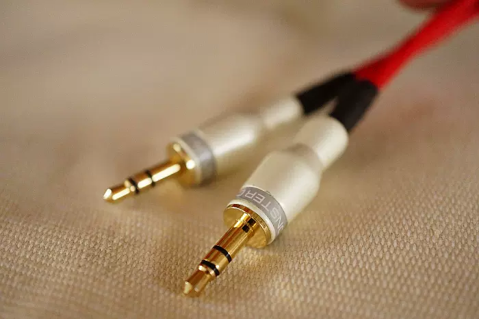 美国belden 760 真彩红3 5mm对录音频线 专业定做信号线