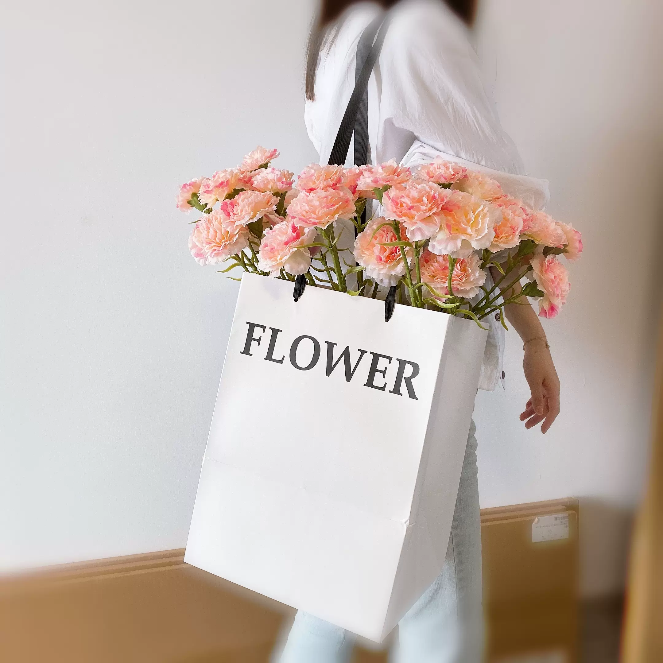方形大花束手提袋鲜花花艺礼品纸袋简约设计款大英文礼物包装