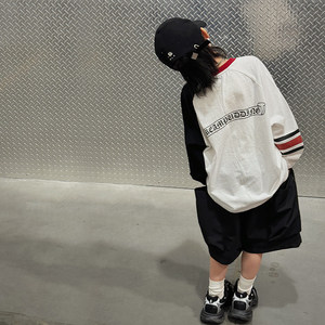 
Boys long-sleeved T-shirt spring suit 2025 new children's letter top fashionable contrasting color T-shirt base shirt spring style trendy