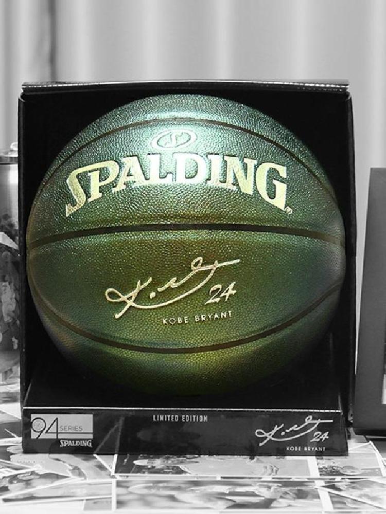 Spalding 七号限量纪念版篮球
