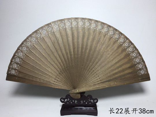 金糸楠木製扇子 - 彫刻が施されたネオクラシック様式