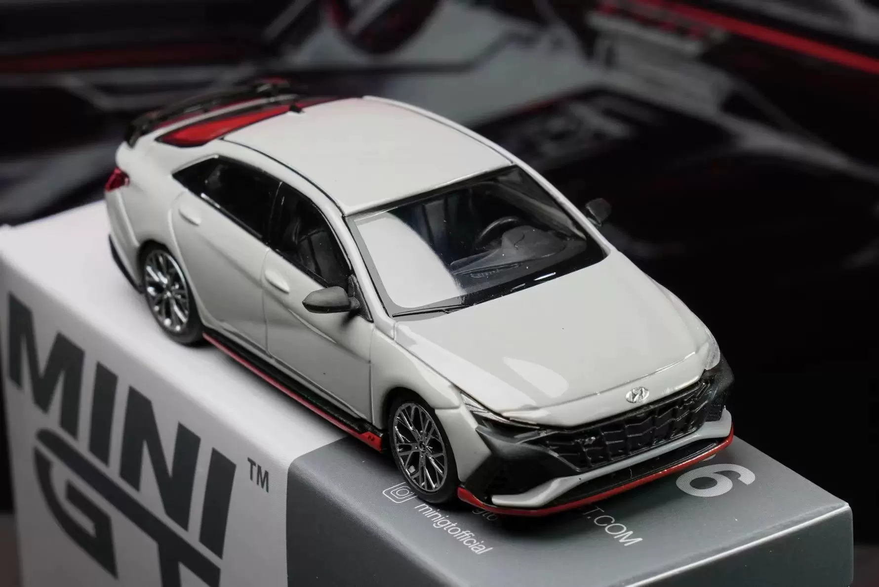 匠心]MINI GT 1:64 现代Hyundai Elantra N 灰色合金汽车模型-Taobao