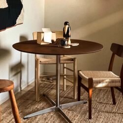 Retro French-Style Solid Wood Round Dining Table and Chairs for Small Apartments, Suitable for Home Use, Balcony, Tea and Coffee Shops, and Dining Rooms